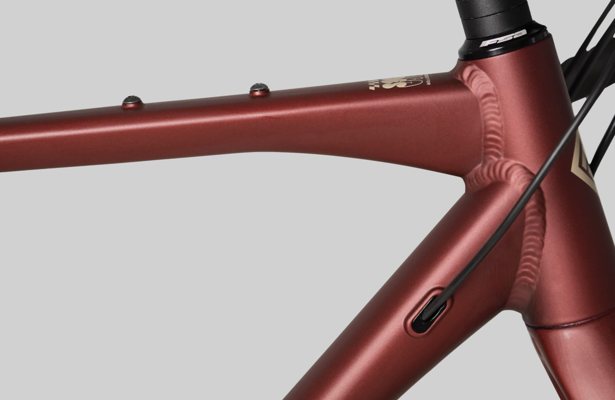 JAKAR 30 EQUIPPED - GARNET XS (26)